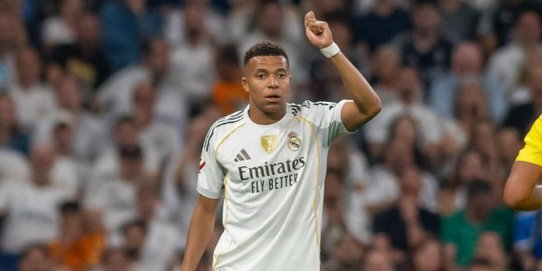 皇马新纪元！姆巴佩+维尼修斯双星闪耀，伯纳乌迎来最强火力时代