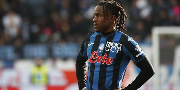 意甲最新动向：穆里尼奥介入恰尔汗奥卢转会，米兰有意埃斯图皮尼安接班特奥