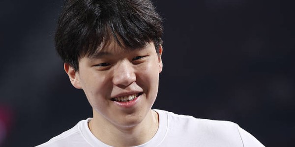 杨瀚森出场份额彻底清零 下放发展联盟只是时间问题!